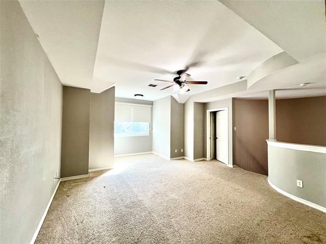 Building Photo - 615 Fallbrook Dr