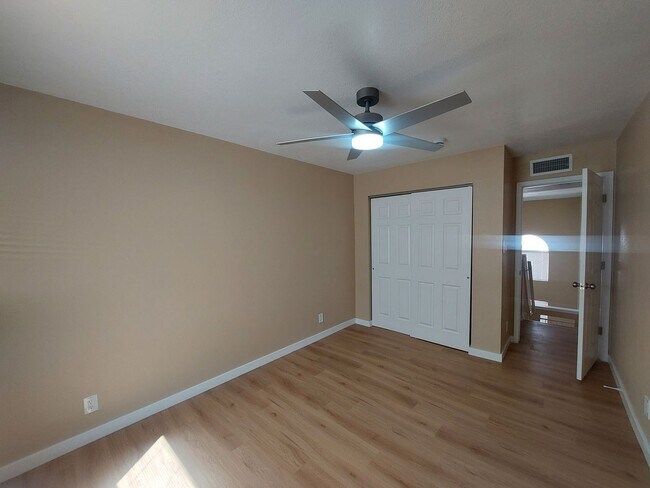 Building Photo - 4 BEDROOM 3 BATHROOM HOME! fully remodeled...