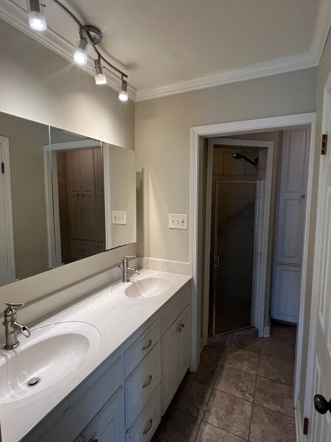 Building Photo - Home for Lease