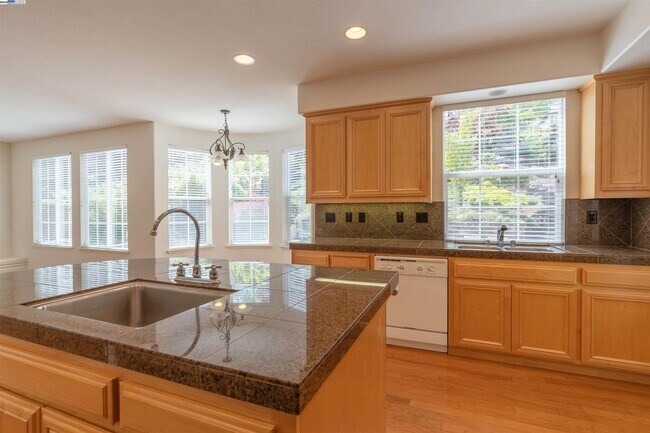 Building Photo - 1260 Ustilago Dr
