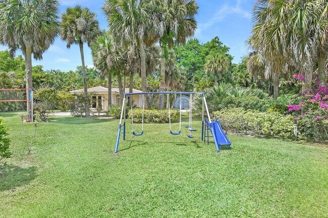 Building Photo - 12231 Areaca Dr