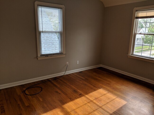 Building Photo - Fantastic West Park Rental now available