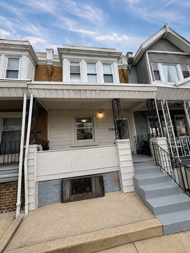 Building Photo - 5915 Irving St