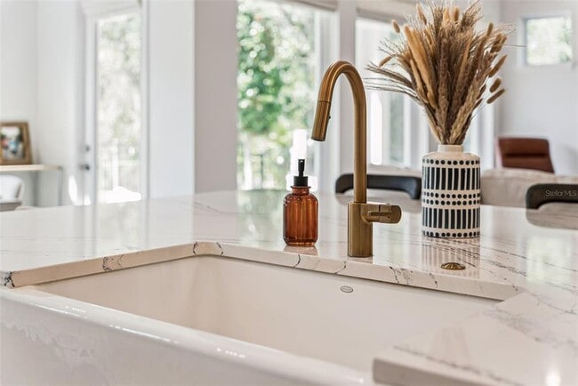 Building Photo - 534 Wishbone Ln