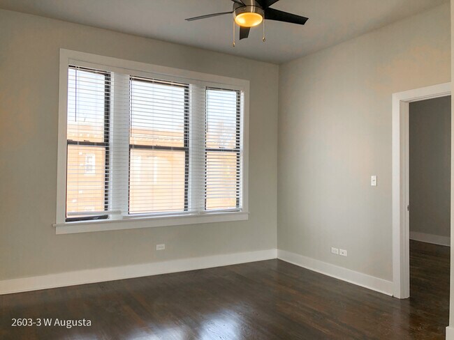 Building Photo - 2603 W Augusta Blvd