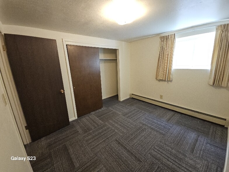 Building Photo - 370 Shoshone Ave