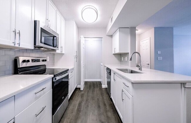 Building Photo - Luxurious 1-Bedroom Apartment in Atlanta’s Upper Westside | In-Home Washer & Dryer