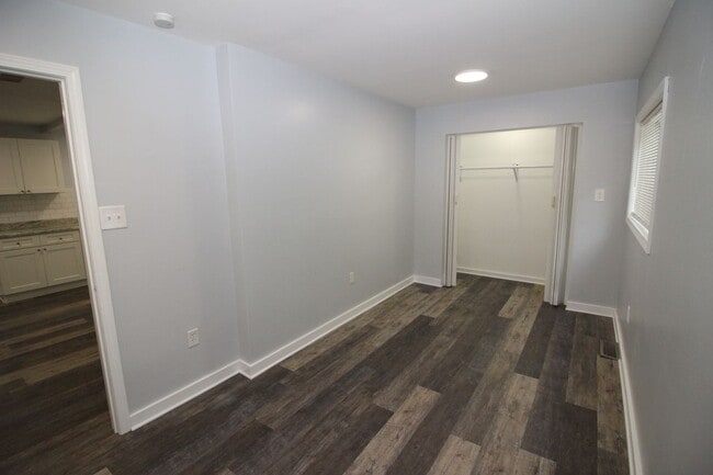 Building Photo - 5847 Weddel St