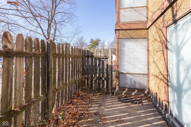 Building Photo - 2249 Silver Maple Ct