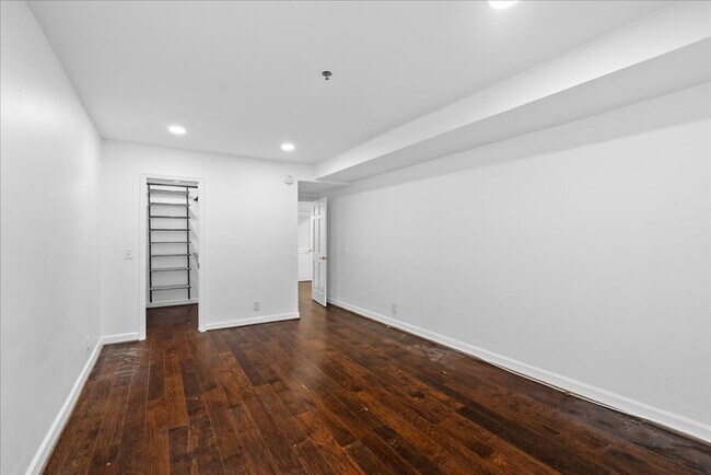 Building Photo - Modern Comfort in Historic Old Town