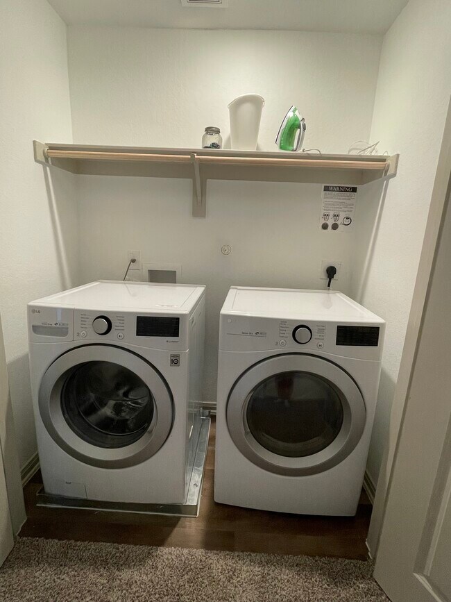 Laundry - 7511 Gramercy Way