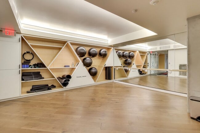 Building Photo - Urban Luxury at SoMa Serif Condos 2BR/2BA | In-Unit Laundry & 24-Hour Security