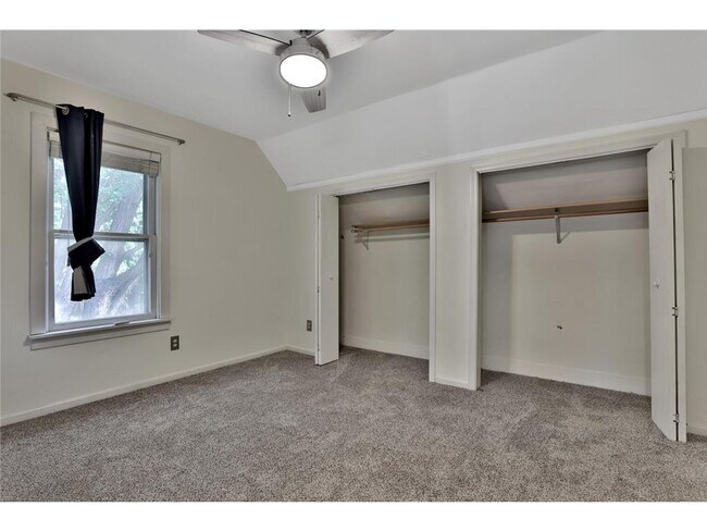 Building Photo - 2122 Temple Ct