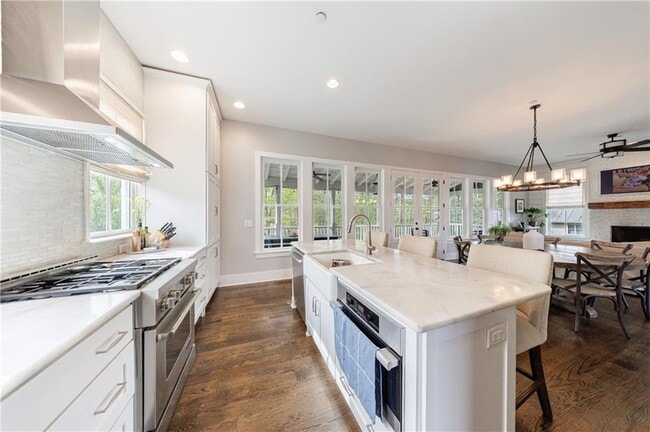 Building Photo - 1000 Loliver Ln