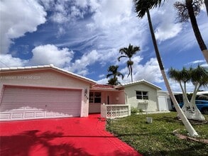 Building Photo - 839 S Highland Dr
