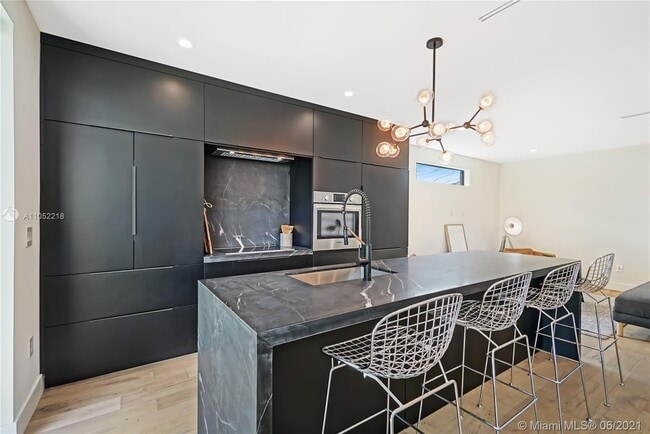 Building Photo - 227 NW 39th St