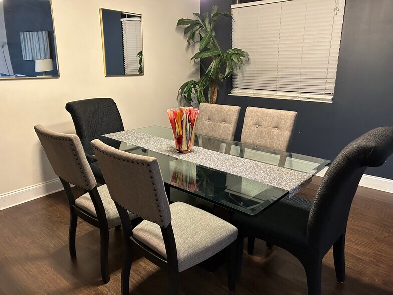 Building Photo - 3607 Simms St