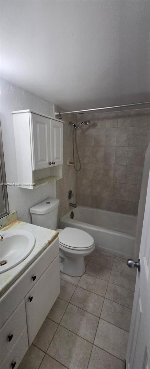 Building Photo - 2016 Bay Dr