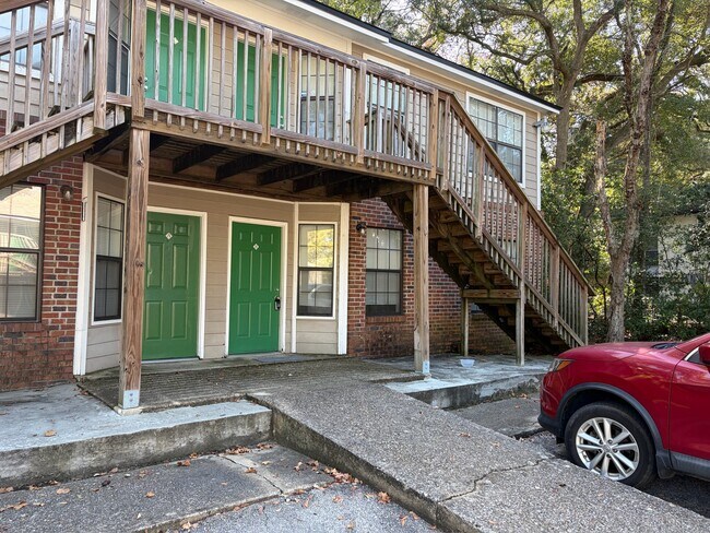 Building Photo - 2347 Horne Ave