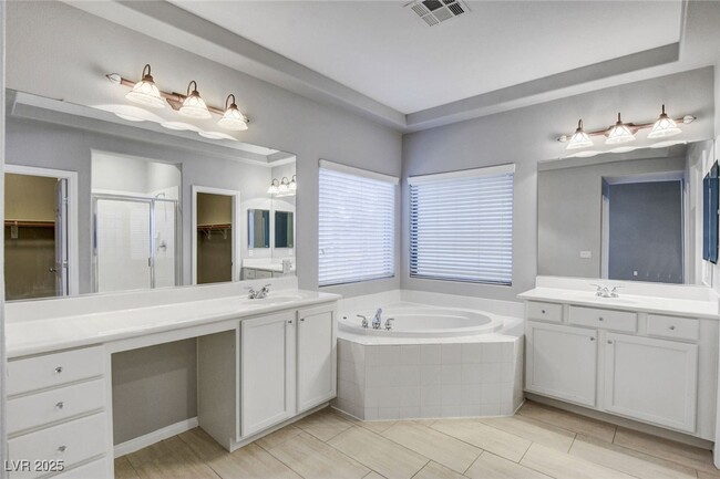 Building Photo - 5643 Almocita Ct