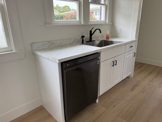 Building Photo - 1313 17th St