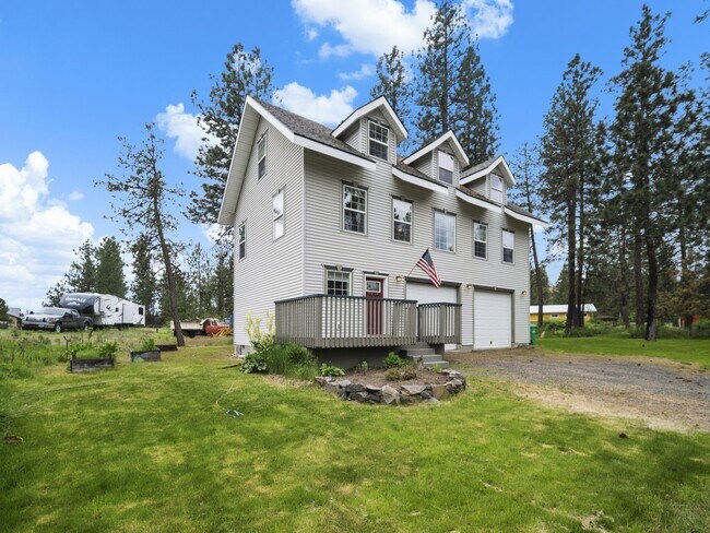 Building Photo - 5819 W Greenwood Rd