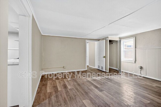 Building Photo - 148 Davenport St