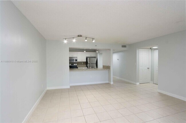 Building Photo - 850 N Miami Ave