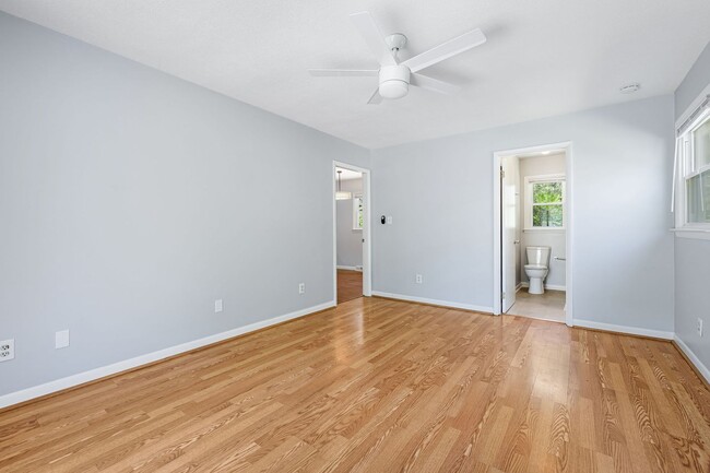 Building Photo - 3-Bedroom West Asheville Ranch with Bonus ...