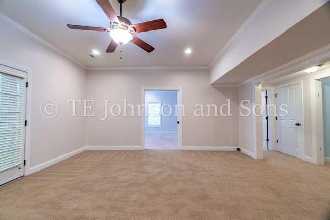 Building Photo - Luxury Living in Lewisville