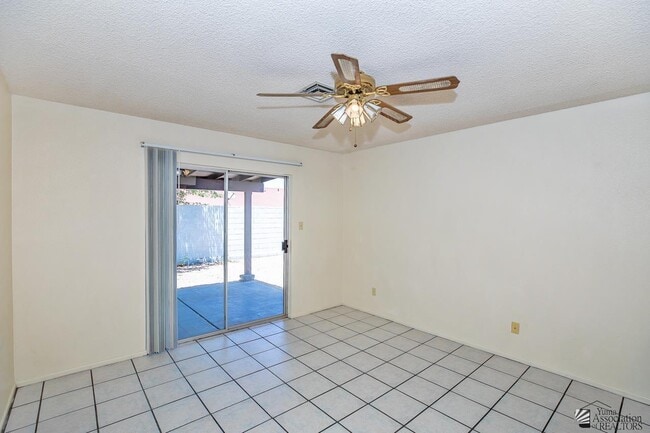 Building Photo - 1414 W Santa Maria Way