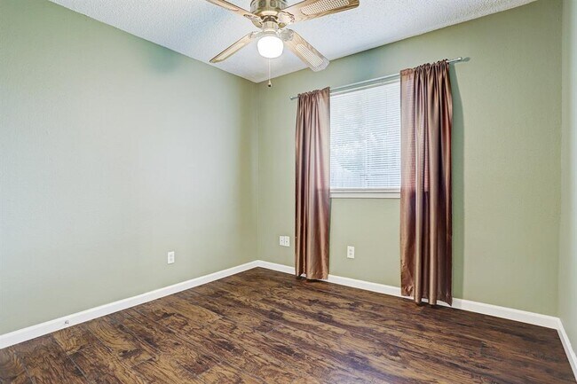 Building Photo - 3515 Cabin Pl