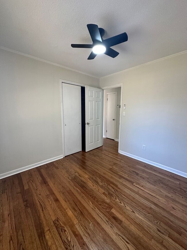 Building Photo - 3 bedroom home near Wire Park