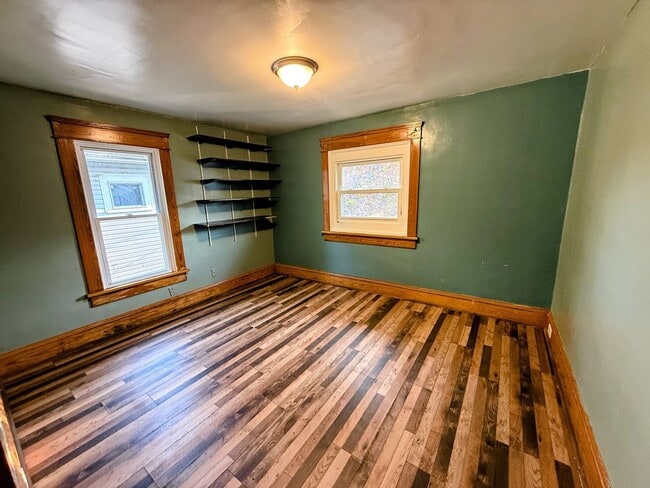 Building Photo - Beautiful 3 bedroom home on corner lot with garage - Canton NW