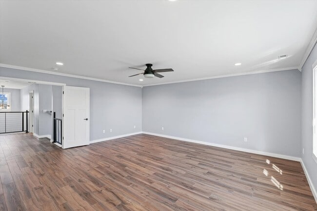 Building Photo - 1306 S Roberto Rd