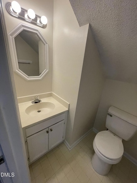 Building Photo - 210 S Hollybrook Rd