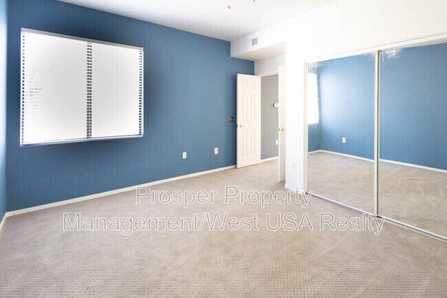 Building Photo - 15252 N 100th St