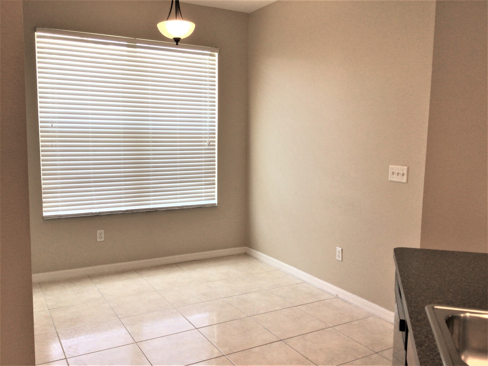 Building Photo - 4004 Knight Ave