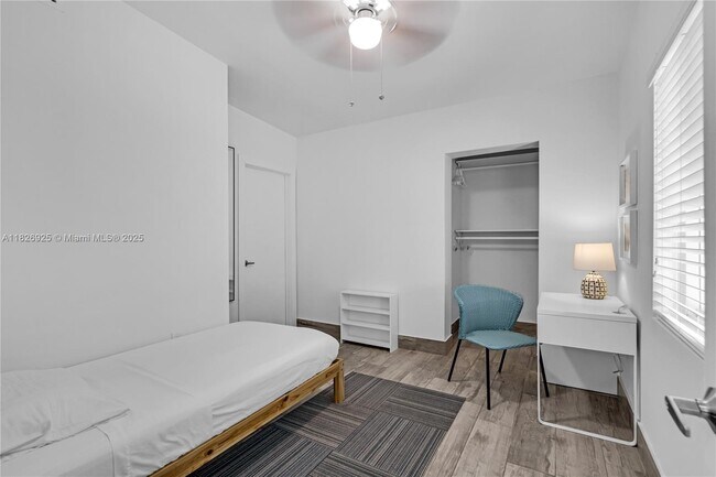 Building Photo - 3850 Charles Terrace