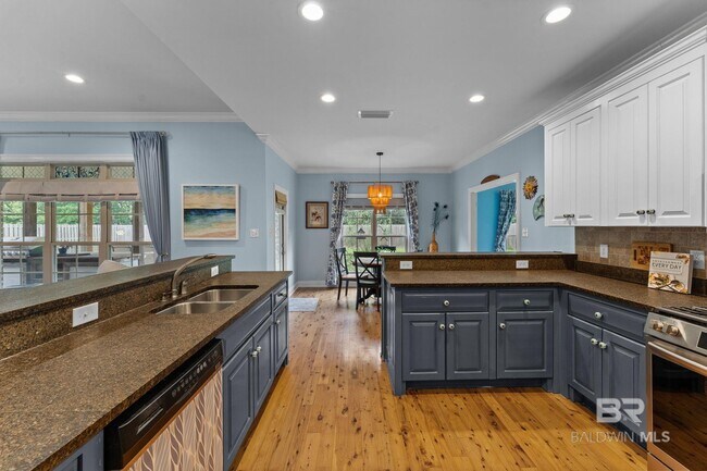 Building Photo - 25911 Tealwood Dr