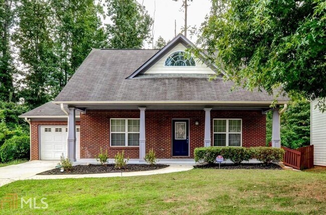 Building Photo - 2725 Silver Hill Terrace SE