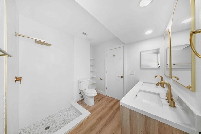 Building Photo - 948 Canal Cir
