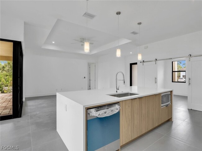 Building Photo - 6161 Feise St