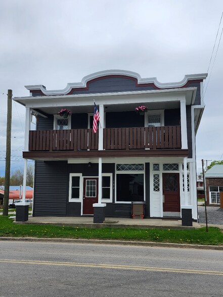 Primary Photo - 102 Franklin St