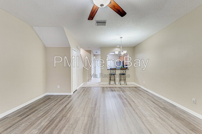 Building Photo - 15706 Fishhawk Falls Dr