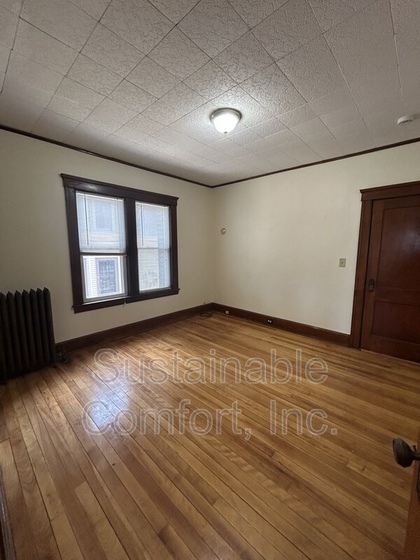 Building Photo - 14 Clearview Ave