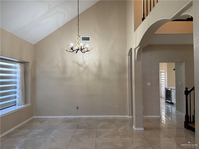 Building Photo - 35 Wisteria Dr