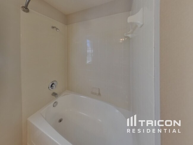 Building Photo - 1009 Nodding Shade Dr