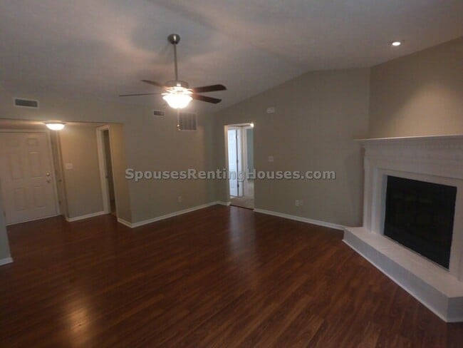 Building Photo - 7648 Camberwood Dr