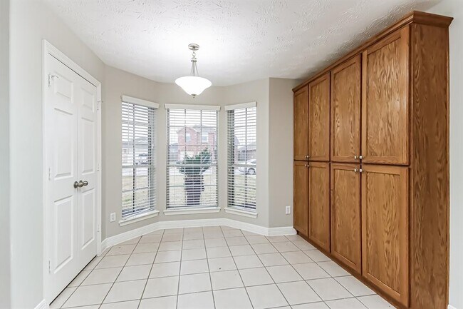 Building Photo - 15114 Diamond Way